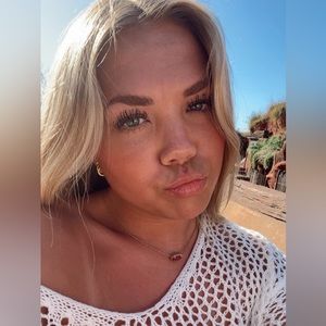 Meet your Posher, Stella